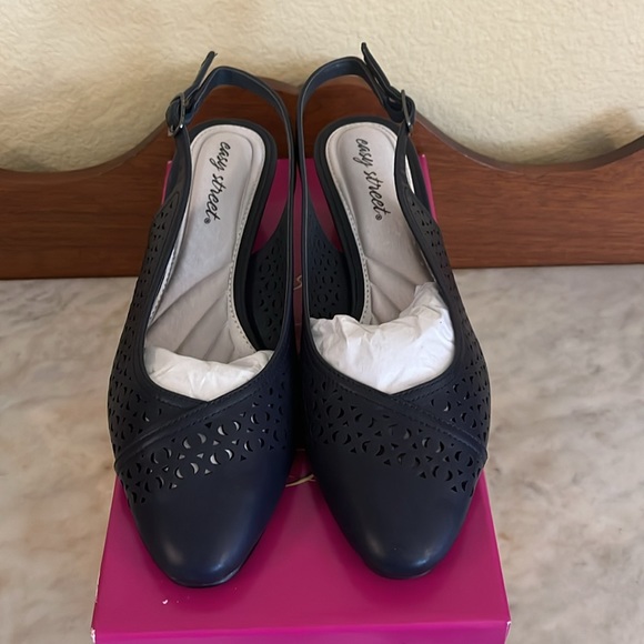 🆕 Easy Street-Navy Pumps-Size-9M - Picture 6 of 12